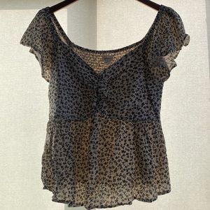 🌺 Black & White Floral Blouse